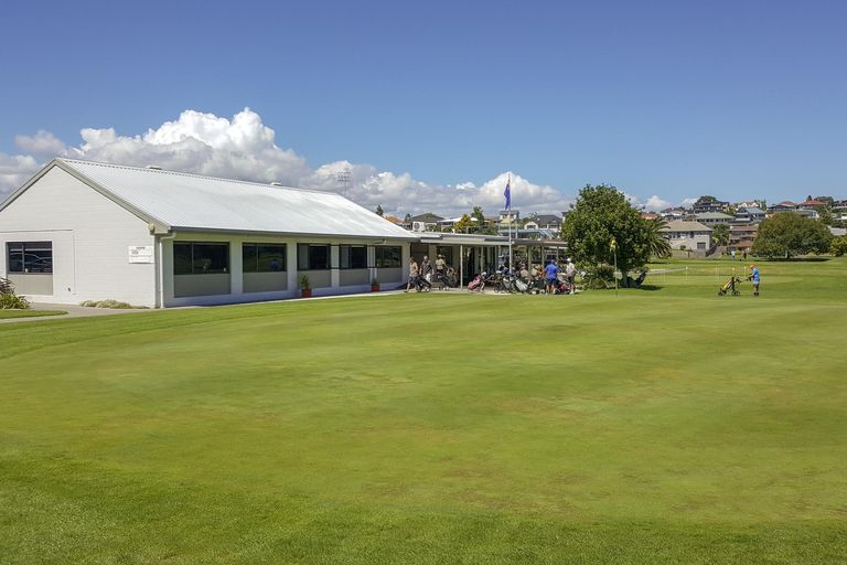 Photo of property in 23 Seaview Road, Otumoetai, Tauranga, 3110