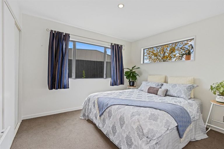 Photo of property in 5 Stoneleigh Green, Parklands, Christchurch, 8083