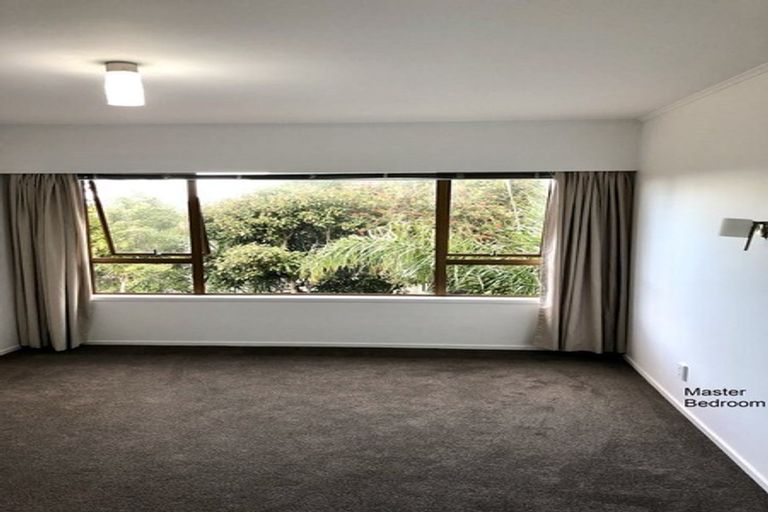 Photo of property in 3/27 Rangitoto Terrace, Milford, Auckland, 0620