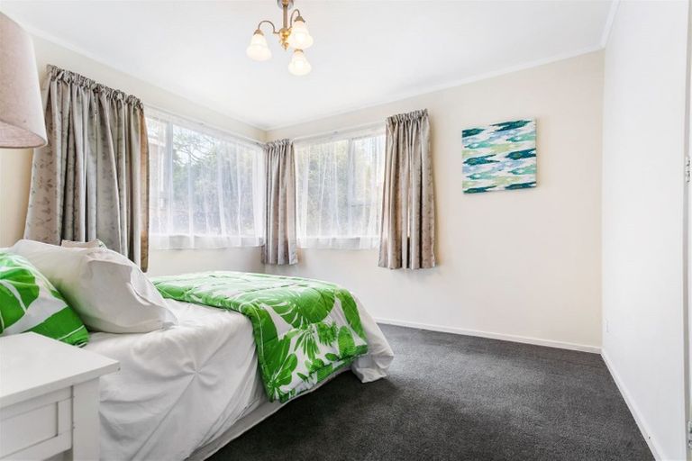 Photo of property in 37 Triangle Road, Massey, Auckland, 0614