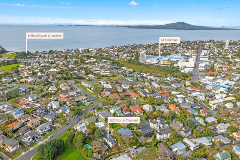 Photo of property in 2/21 Tobruk Crescent, Milford, Auckland, 0620