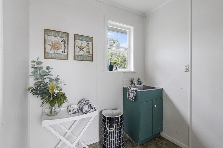 Photo of property in 182 Beach Haven Road, Beach Haven, Auckland, 0626