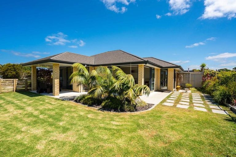 Photo of property in 10 Karo Street, Ruakaka, 0116