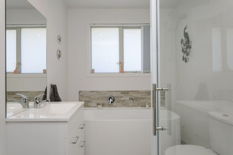 Photo of property in 10 Kara Place, Wharewaka, Taupo, 3330