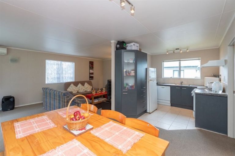 Photo of property in 82b Kahikatea Drive, Melville, Hamilton, 3206