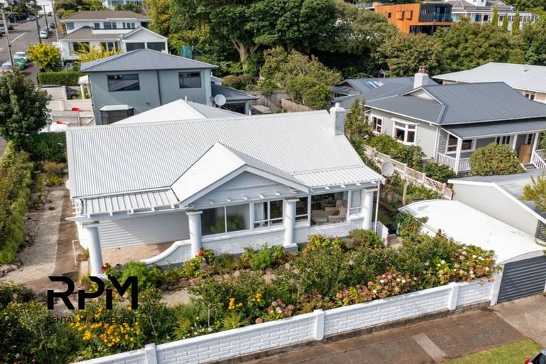 Photo of property in 84 Gover Street, New Plymouth, 4310