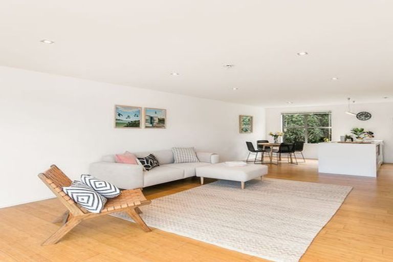 Photo of property in 56 Saddleback Grove, Karori, Wellington, 6012