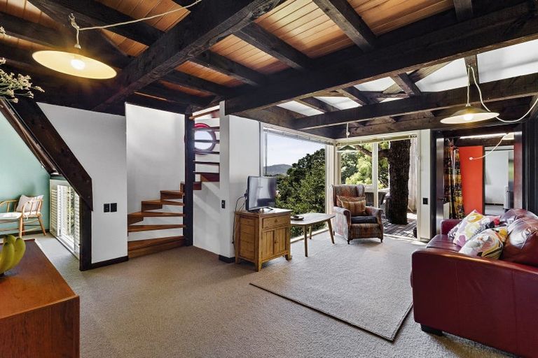 Photo of property in 74 Chatsworth Road, Silverstream, Upper Hutt, 5019