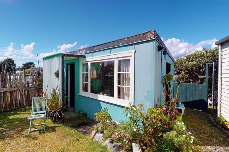 Photo of property in 32 Dixie Street, Te Horo Beach, Otaki, 5581