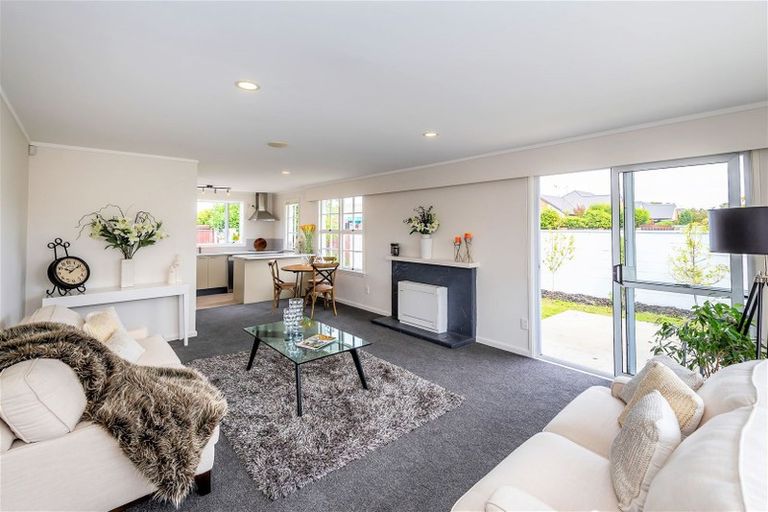 Photo of property in 1/200 Waimairi Road, Ilam, Christchurch, 8041