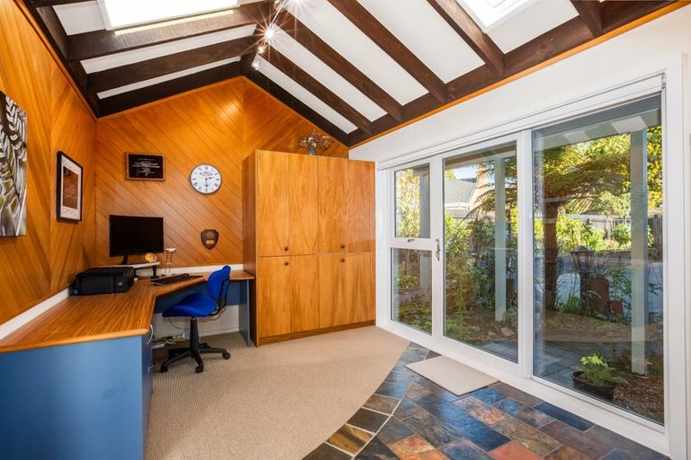 Photo of property in 13 Fleetwood Grove, Waikanae, 5036