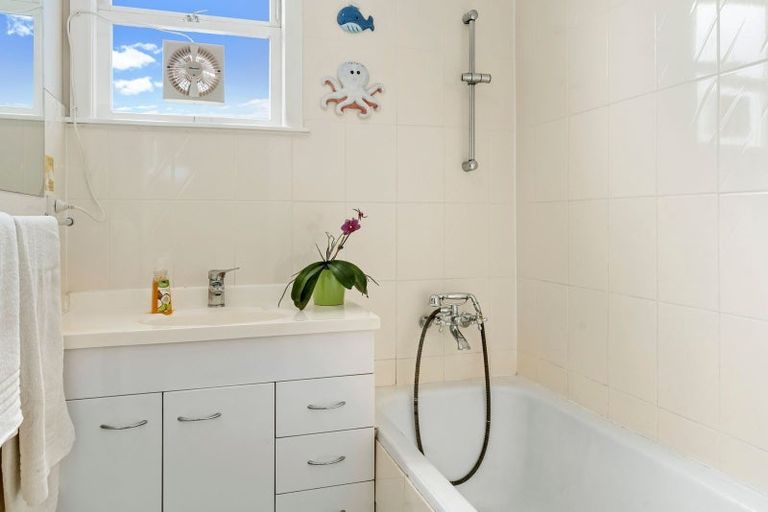 Photo of property in 75 Royal Road, Massey, Auckland, 0614