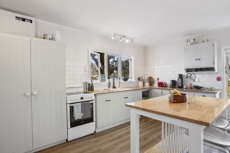 Photo of property in 31 Athenree Road, Athenree, Katikati, 3177