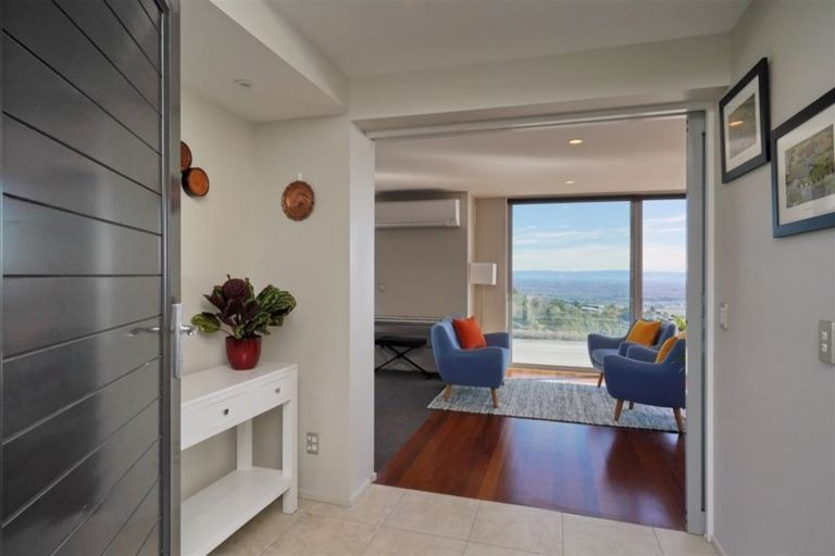 Photo of property in 5 Peregrine Close, Mount Pleasant, Christchurch, 8081