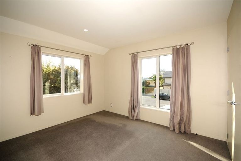 Photo of property in 252 Edgeware Road, Edgeware, Christchurch, 8013