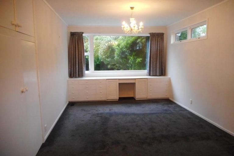 Photo of property in 9 Newcombe Crescent, Karori, Wellington, 6012