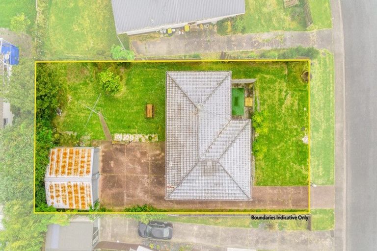 Photo of property in 23 Larissa Avenue, Henderson, Auckland, 0610