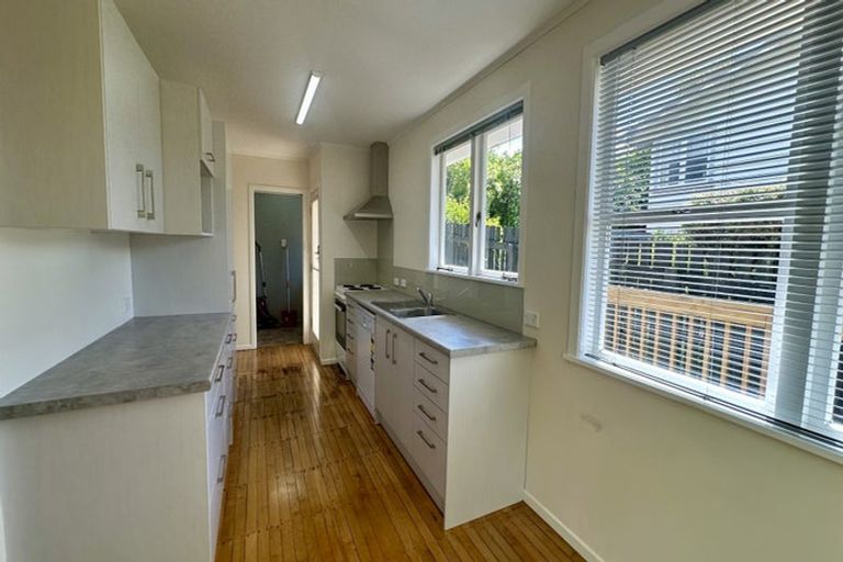 Photo of property in 13 Lucinda Place, Glen Eden, Auckland, 0602