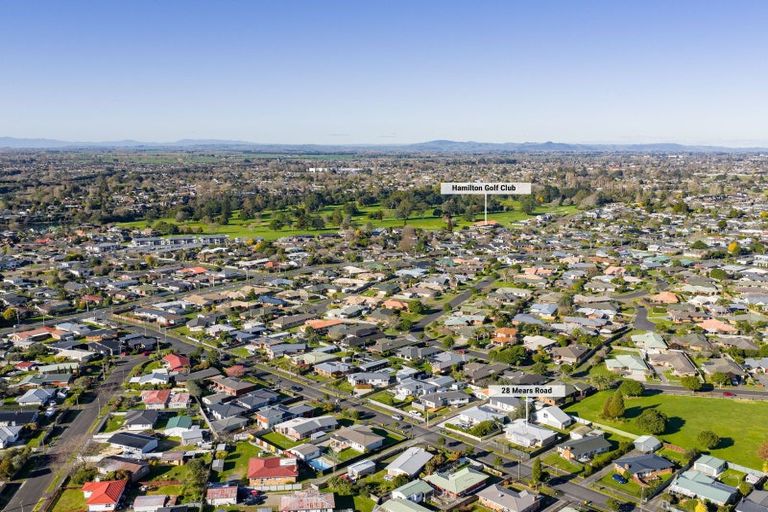 Photo of property in 28 Mears Road, St Andrews, Hamilton, 3200