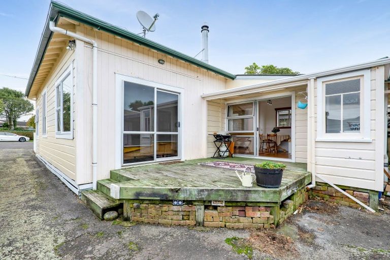 Photo of property in 7 Seddon Street, Westown, New Plymouth, 4310