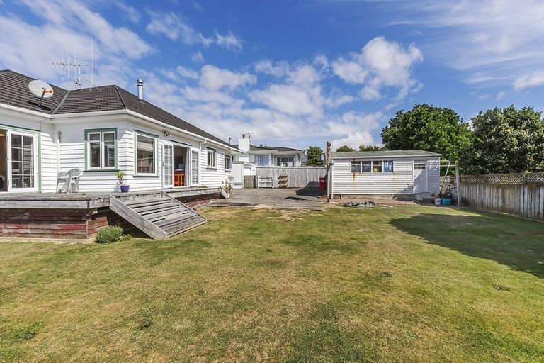 Photo of property in 8 Ngatitoa Street, Tawa, Wellington, 5028