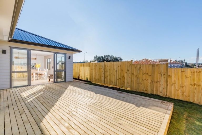 Photo of property in 8 Moemoea Avenue, Kumeu, 0810