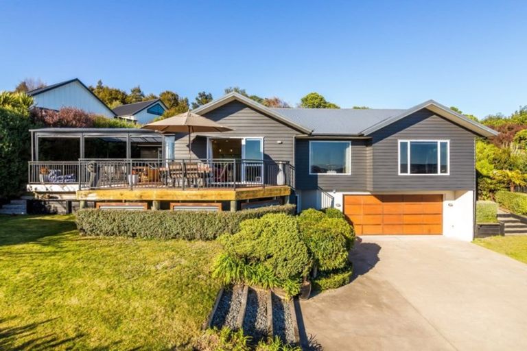 Photo of property in 20 Botanical Heights Drive, Waipahihi, Taupo, 3330