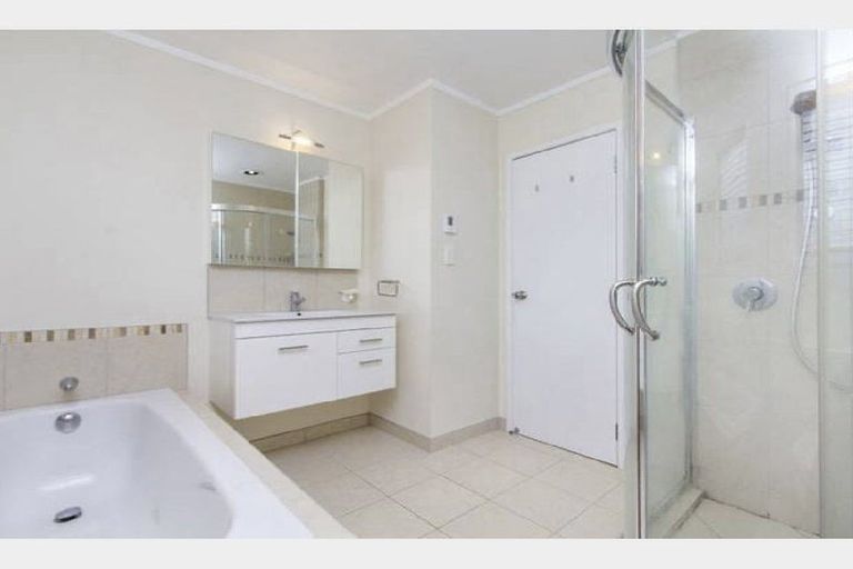 Photo of property in 46 Marendellas Drive, Bucklands Beach, Auckland, 2014