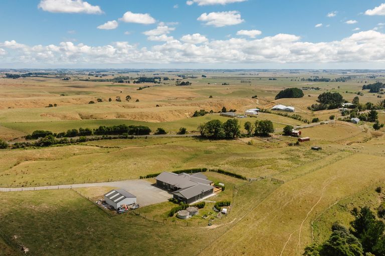 Photo of property in 225 Albert Road, Tokomaru, Palmerston North, 4474