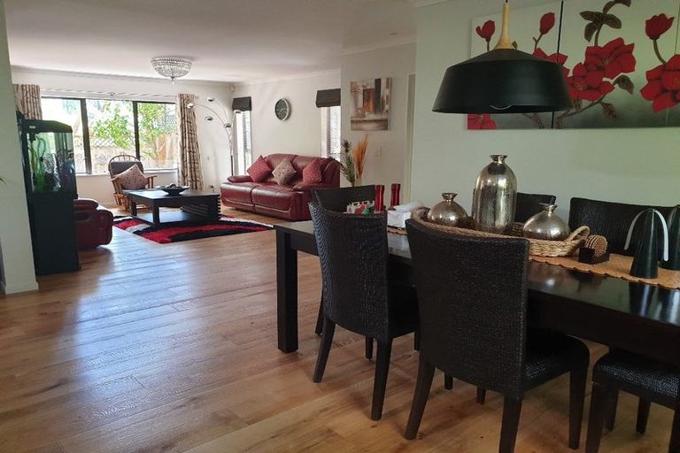 Photo of property in 73b Hillwell Drive, Henderson, Auckland, 0612