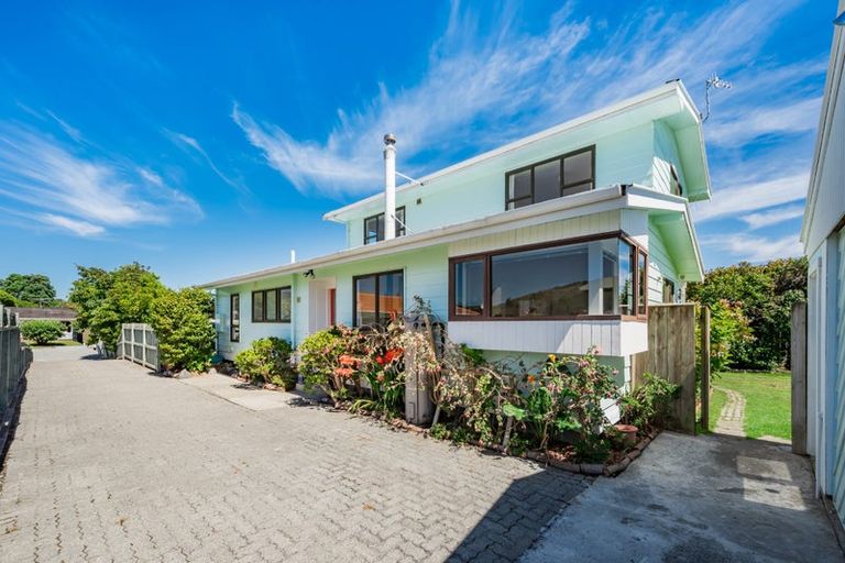 Photo of property in 49 Belvedere Avenue, Waikanae, 5036