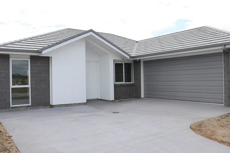 Photo of property in 75 Dunkeld Drive, Papamoa, 3118