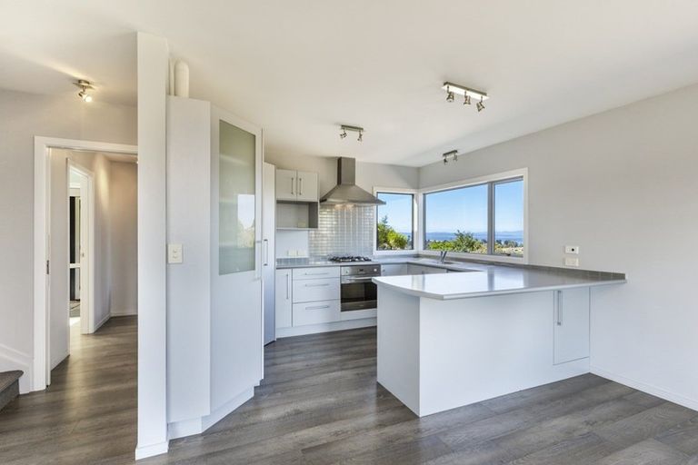 Photo of property in 1 Edge Hill, Acacia Bay, Taupo, 3385