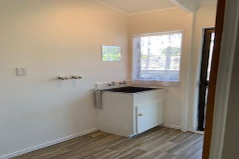 Photo of property in 1/232 Henderson Valley Road, Henderson, Auckland, 0612