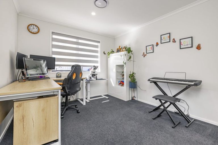 Photo of property in 55a Twin Parks Rise, Papakura, 2110