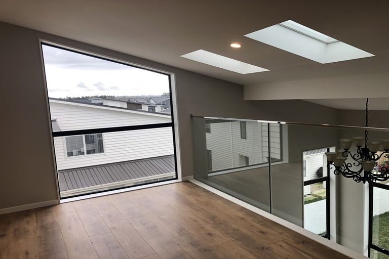 Photo of property in 8 Turret Lane, Hobsonville, Auckland, 0616