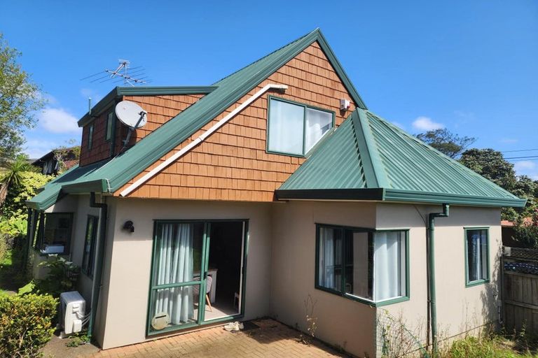 Photo of property in 1/4 Bond Crescent, Forrest Hill, Auckland, 0620