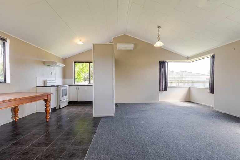Photo of property in 30 Peppertree Glade, Kelvin Grove, Palmerston North, 4414