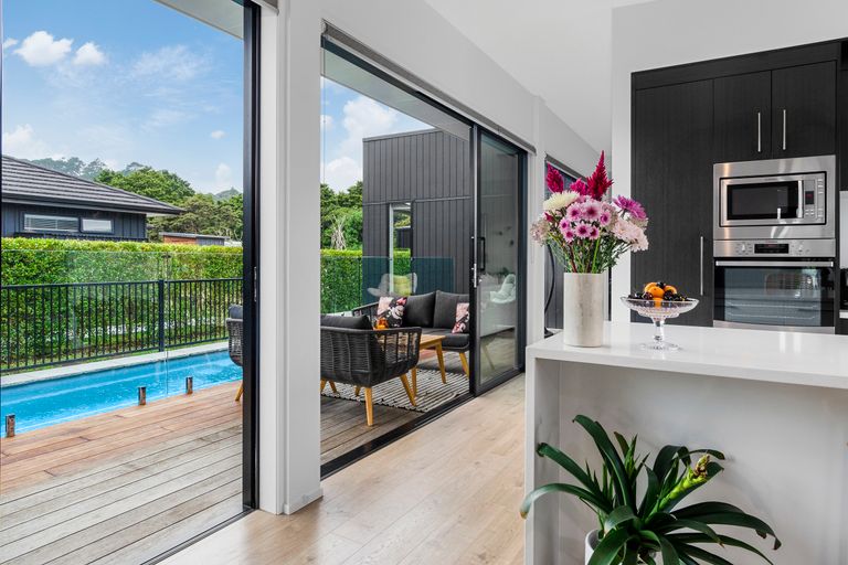 Photo of property in 16 Awanui Crescent, Matakana, 0985