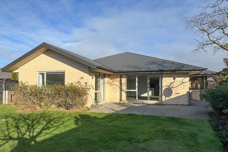 Photo of property in 21 Dunsford Close, Halswell, Christchurch, 8025