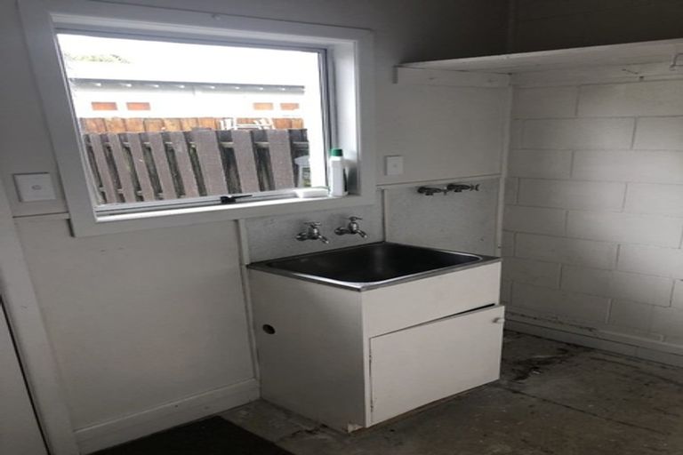 Photo of property in 27 Howden Road, Fairfield, Hamilton, 3214