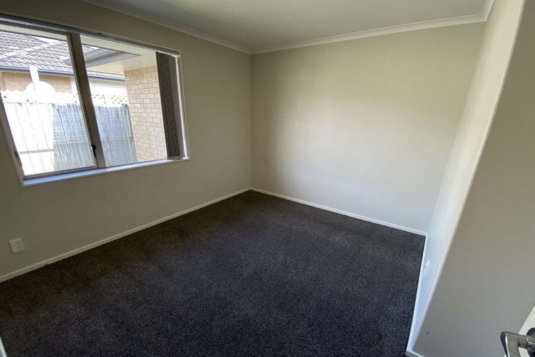 Photo of property in 46 Huntington Park Drive, Greenhithe, Auckland, 0632