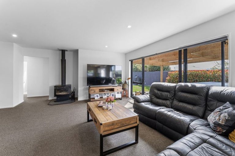Photo of property in 28 Hawkins Place, Rangiora, 7400