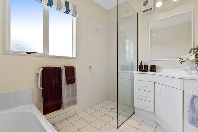 Photo of property in 154 Blighs Road, Strowan, Christchurch, 8052