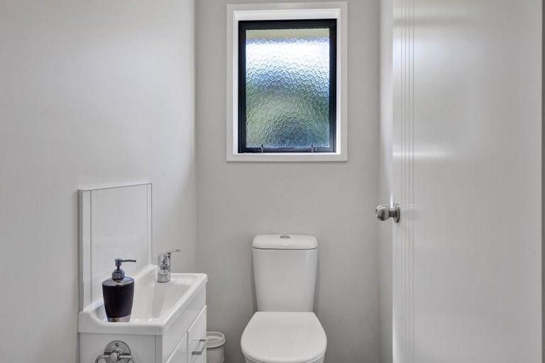 Photo of property in 50 Oberon Street, Stratford, 4332