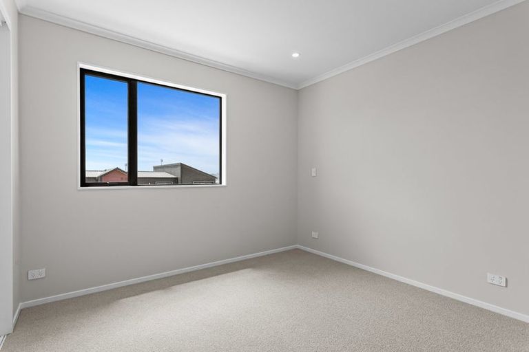 Photo of property in 5 Te Rito Road, Hobsonville, Auckland, 0616