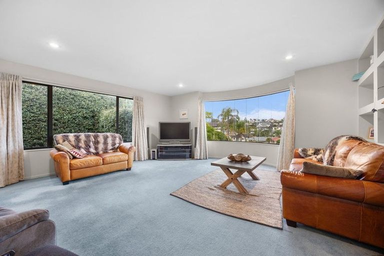 Photo of property in 51 Hogarth Rise, West Harbour, Auckland, 0618