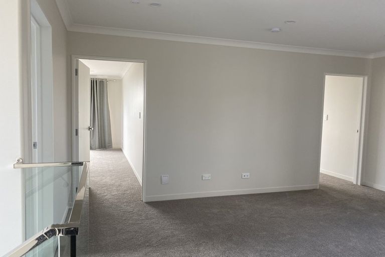 Photo of property in 12 Te Aramanu Crescent, Papakura, 2110