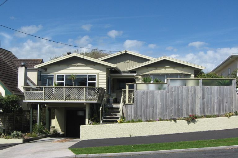 Photo of property in 98 Buller Street, New Plymouth, 4312