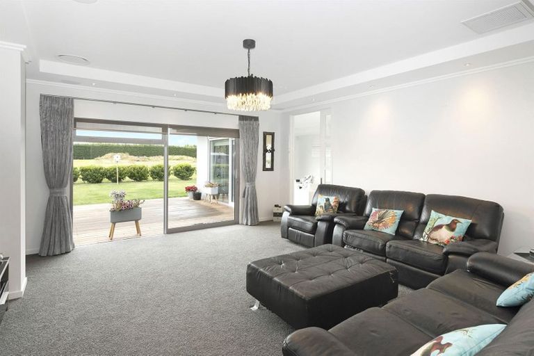 Photo of property in 14 Westburn Place, Prebbleton, 7604